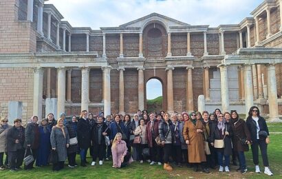 Adım Adım Salihli Projesi ile Manisalı Kadınlar Tarihi ve Doğal Güzellikleri Keşfediyor