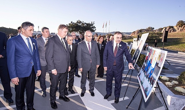 Azerbaycan’ın Milli Lideri Haydar Aliyev İzmir’de Anıldı