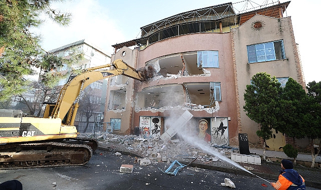 Bakırköy’de Kentsel Dönüşüm: Münir Özkul Kültür Sanat Merkezi Yıkıldı