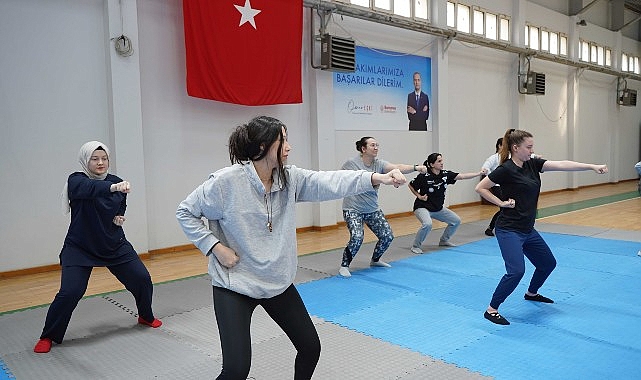 Bornova Belediyesi’nden Kadınlara Özel Savunma Eğitimi