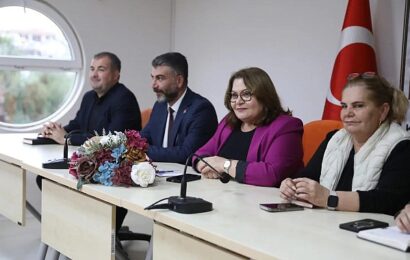 Didim Belediye Başkanı Hatice Gençay Muhtarlarla Yıl Sonu Değerlendirme Toplantısı Düzenledi