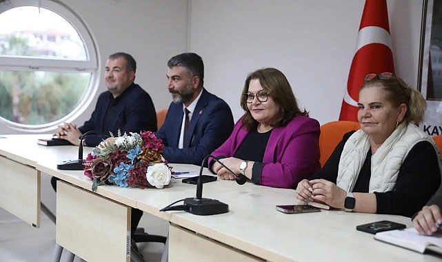 Didim Belediye Başkanı Hatice Gençay Muhtarlarla Yıl Sonu Değerlendirme Toplantısı Düzenledi