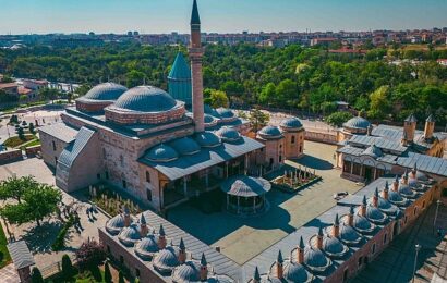 Ege Üniversitesi’nde Mevlânâ’nın 751. Vuslat Yıl Dönümü Paneli