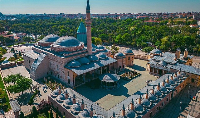 Ege Üniversitesi’nde Mevlânâ’nın 751. Vuslat Yıl Dönümü Paneli