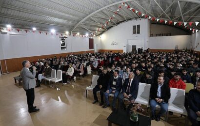 İnegöl Belediye Başkanı Alper Taban, İmam Hatip Lisesi Öğrencileriyle Buluştu