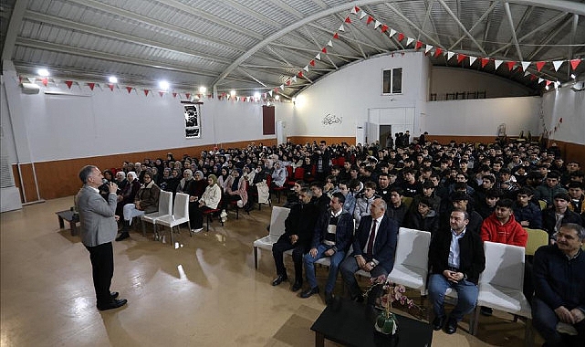 İnegöl Belediye Başkanı Alper Taban, İmam Hatip Lisesi Öğrencileriyle Buluştu