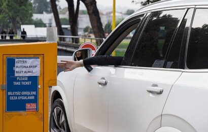 İzmir Büyükşehir Belediyesi Otopark Ücretlerine Zam Yapmayacak