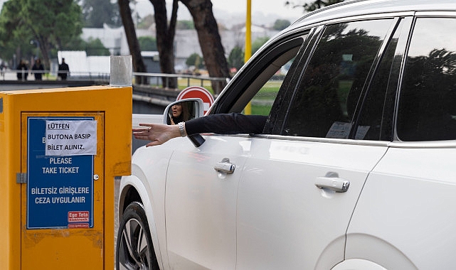 İzmir Büyükşehir Belediyesi Otopark Ücretlerine Zam Yapmayacak