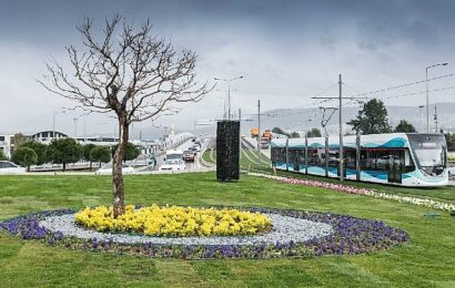 İzmir Büyükşehir Belediyesi Yeni Tramvay Araçları Alıyor