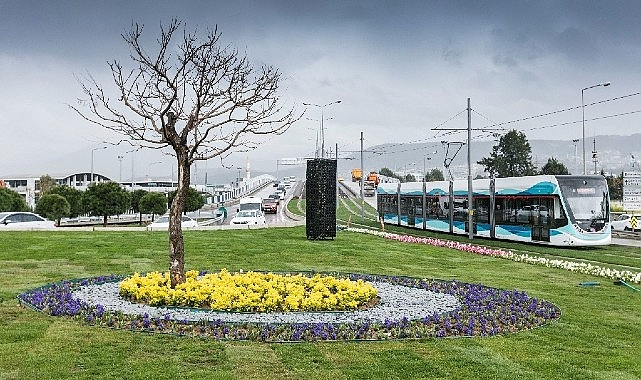 İzmir Büyükşehir Belediyesi Yeni Tramvay Araçları Alıyor