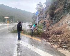 Kemer’de Şiddetli Yağış Sonrası Toprak Kayması