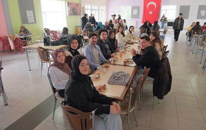 Konya Büyükşehir Belediyesi’nden Üniversite Öğrencilerine Kahvaltı Etkinliği