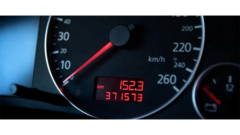 Bir Aracın Kilometre Bilgisi ve Motor Beyni Değişikliği