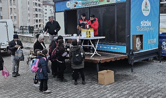 Nevşehir Belediyesi’nden Sıcak Poğaça ve Süt Dağıtımı