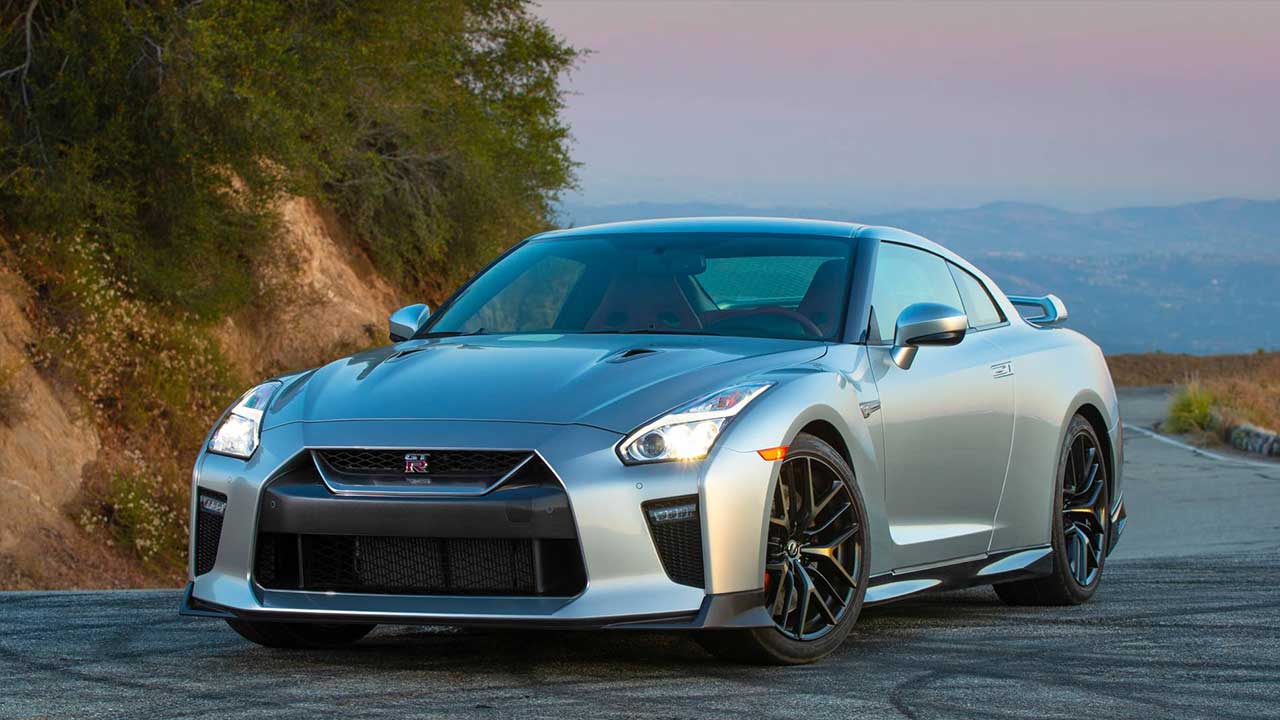 Nissan GT-R Serisi: Efsanevi Bir Yolculuk