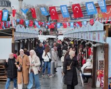 Üsküdar Belediyesi 2025 Yılbaşı Pazarı Ziyaretçilerini Bekliyor