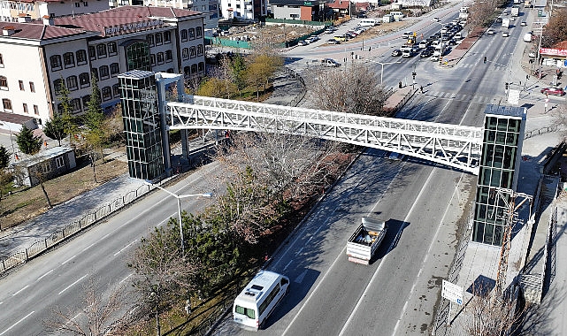 Yaşar Doğu Yaya Üst Geçidi Yeniden Hizmete Açıldı