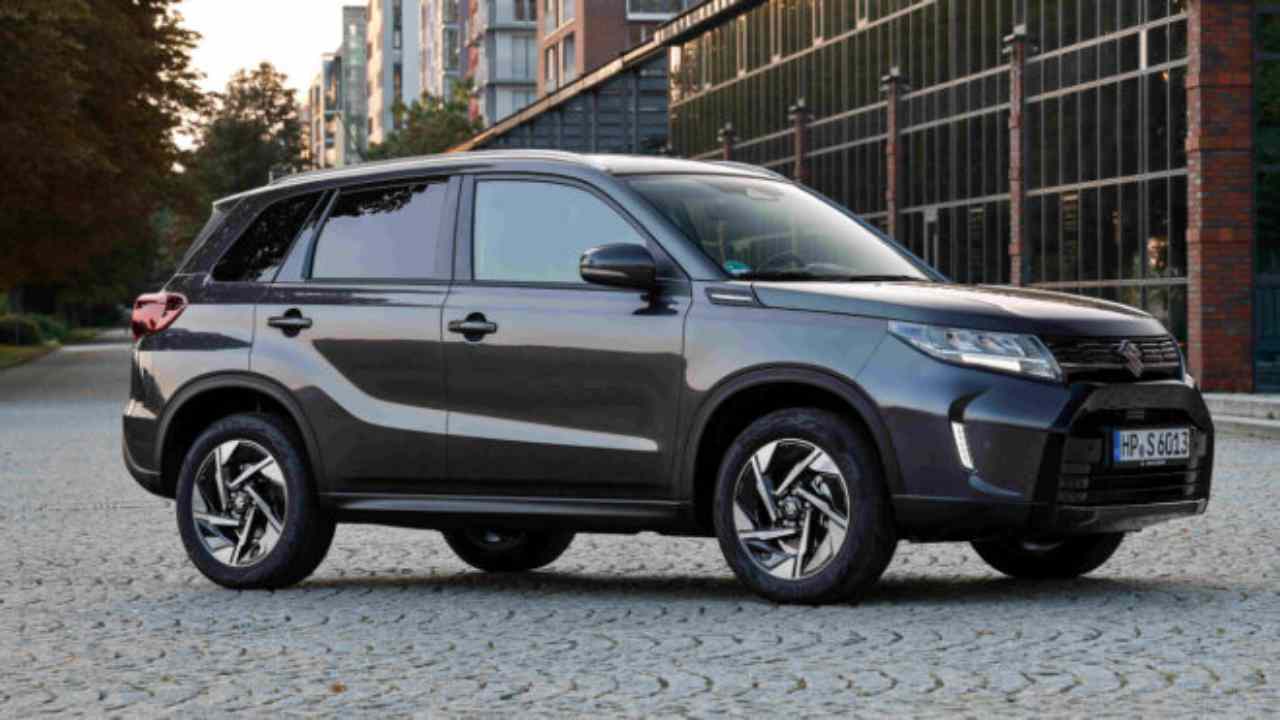 Suzuki'nin Yenilenen Vitara Modeli Türkiye'de Satışta