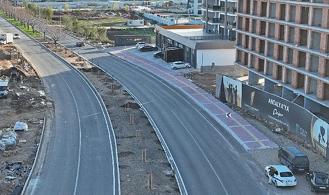 Antalya’da Kardeş Kentler Caddesi’nde Yol Güvenliği İçin Yenileme Çalışmaları Tamamlandı