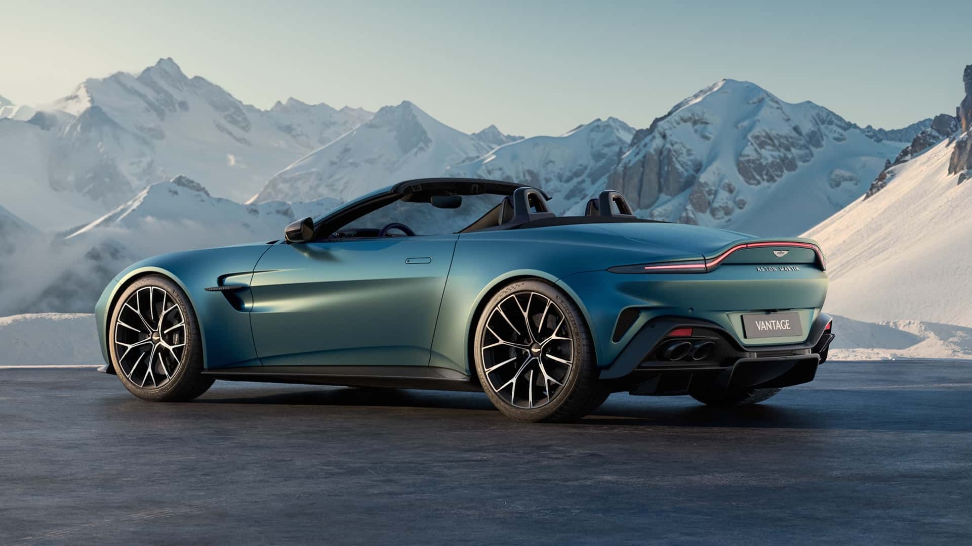 Aston Martin Vantage Roadster: Lüks ve Performansın Zirvesi