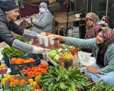 Aydın Büyükşehir Belediyesi’nden Soğuk Kış Günlerine Sıcak Çorba İkramı