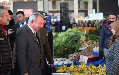 Başkan Nurlu, Çarşamba Pazarında Esnaf ve Vatandaşlarla Buluştu