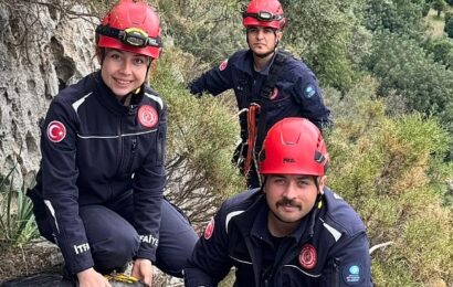 Demre İtfaiyesi, Mahsur Kalan Keçileri Kurtardı