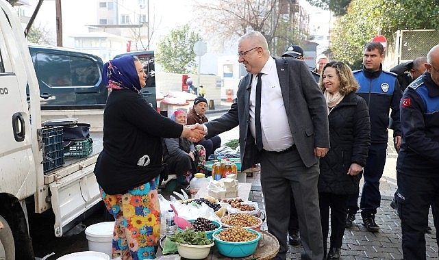 Edremit Belediye Başkanı Ertaş, Halk Pazarını Ziyaret Etti