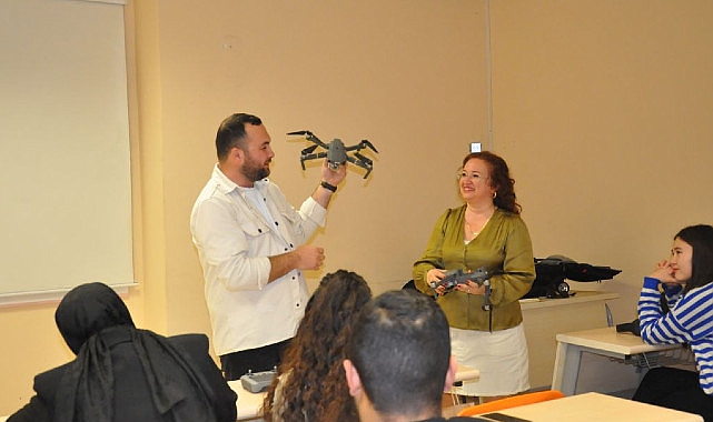 Ege Üniversitesi’nde Drone Pilotluğu ve Medya-Reklam Sektörü Üzerine Söyleşi