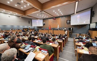 İzmir Büyükşehir Belediye Meclisi’nde Kentsel Dönüşüm Önergesi ve Ekonomik Zorluklar