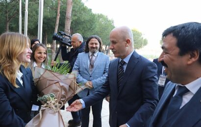 İzmir Kâtip Çelebi Üniversitesi’nde YÖK Toplantısı Gerçekleşti