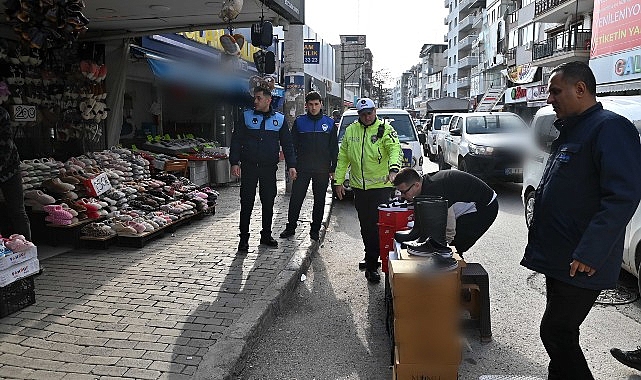 Karabağlar Belediyesi’nden Kaldırım ve Yol İşgallerine Karşı Denetim