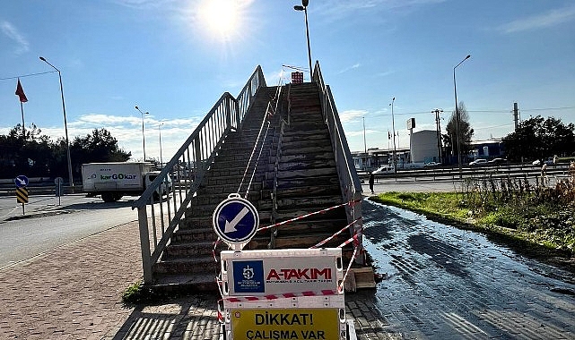 Kocaeli Büyükşehir Belediyesi’nden Gebze Beylikbağı’ndaki Üst Geçide Bakım ve Onarım