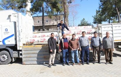 Antalya Büyükşehir Belediyesi’nden Tarımsal Üreticilere Sera Naylonu Desteği