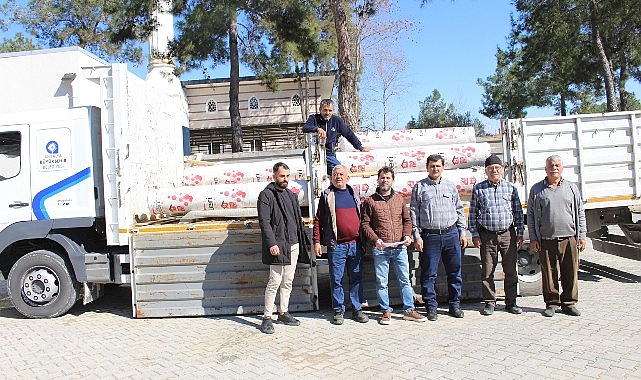 Antalya Büyükşehir Belediyesi’nden Tarımsal Üreticilere Sera Naylonu Desteği