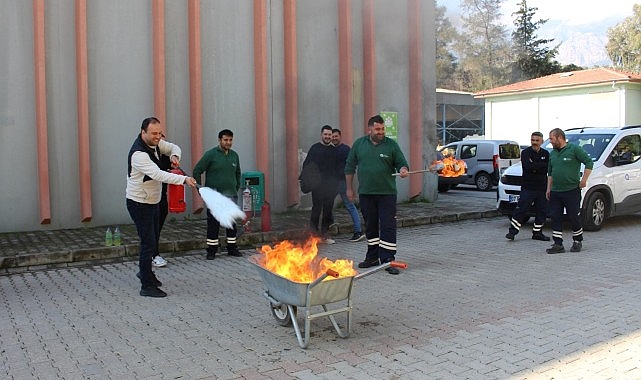 Antalya’da İtfaiye Ekiplerine Yangın Eğitimi ve Tatbikatı