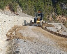 Antalya’da Kışa Hazırlık: Kırsal Yollar için Tuzlama Çalışmaları