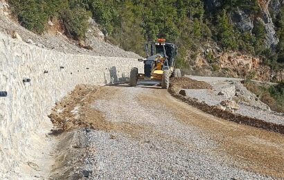 Antalya’da Kışa Hazırlık: Kırsal Yollar için Tuzlama Çalışmaları