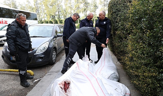 Antalya’da Zabıta Ekiplerinden Sağlıksız Gıdalara Sert Müdahale