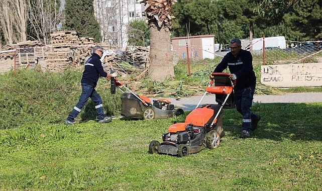 Bayraklı Belediyesi’nden Parklarda Yenileme Çalışmaları