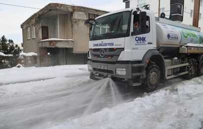 Canik Belediyesi Karla Mücadele Çalışmalarını Sürdürüyor