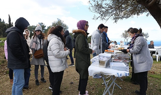 Güzelbahçe Belediyesi’nden Sağlıklı Yaş Alma Etkinliği