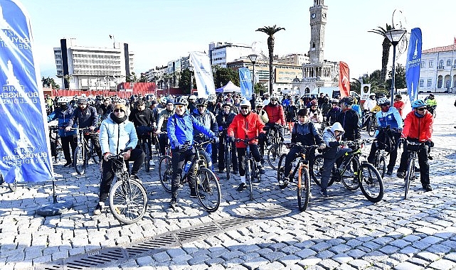 İzmir Büyükşehir Belediyesi’nden Bisikletli Pazarlar Etkinliği