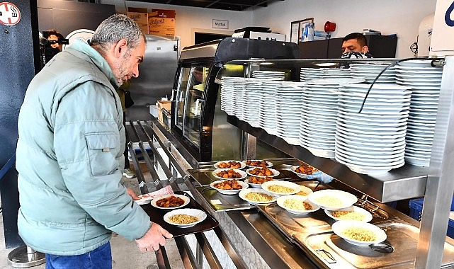 İzmir Büyükşehir Belediyesi’nden Ramazan Ayında İftar Programı