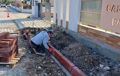 Kemer Belediyesi Yol ve Kaldırım Çalışmalarını Sürdürüyor