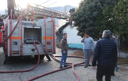 Kemer Kuzdere Mahallesi’nde Yangın Paniği