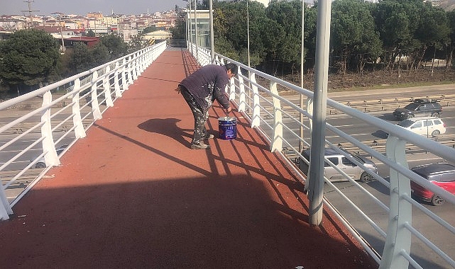 Kocaeli Büyükşehir Belediyesi’nden Gebze’deki Yaya Üstgeçidinin Bakım ve Onarımı