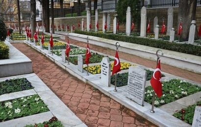 Kocaeli Büyükşehir Belediyesi’nden Şehitliklere Vefa Örneği