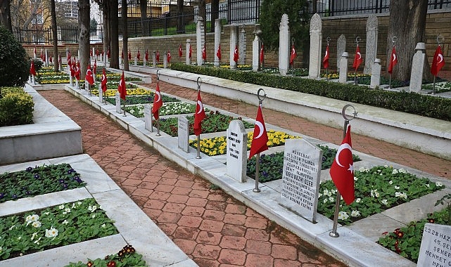 Kocaeli Büyükşehir Belediyesi’nden Şehitliklere Vefa Örneği