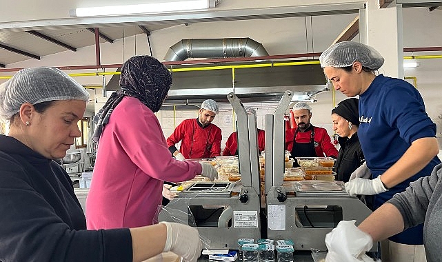 Menemen Belediyesi’nden Ramazan Ayı’na Özel Sıcak Yemek Projesi